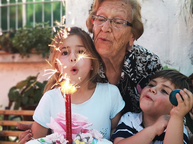babka s vnúčatami.jpg